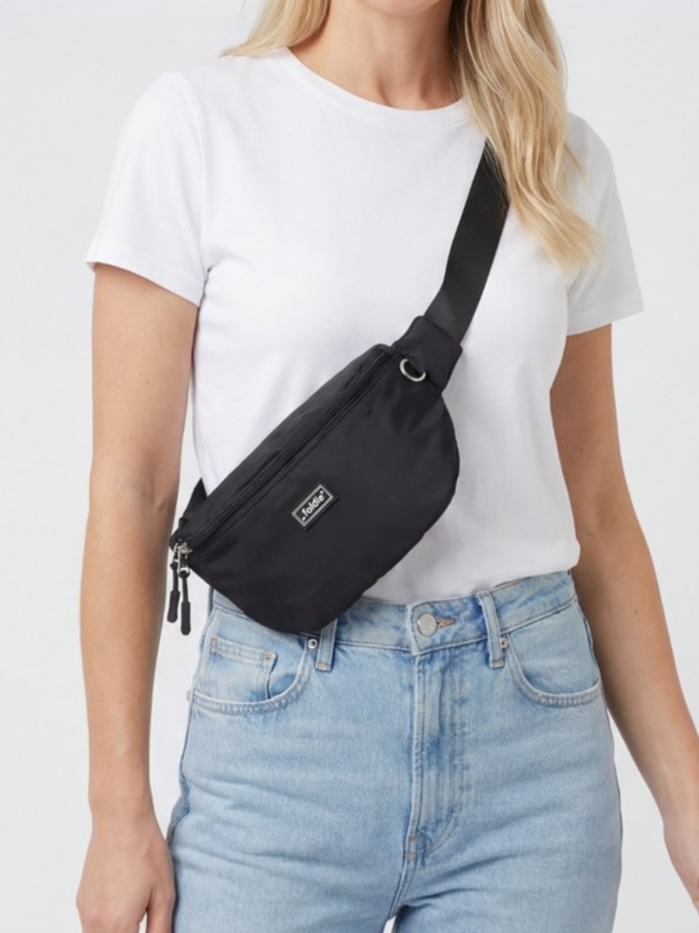 Everyday Crossbody Belt Bag in Black